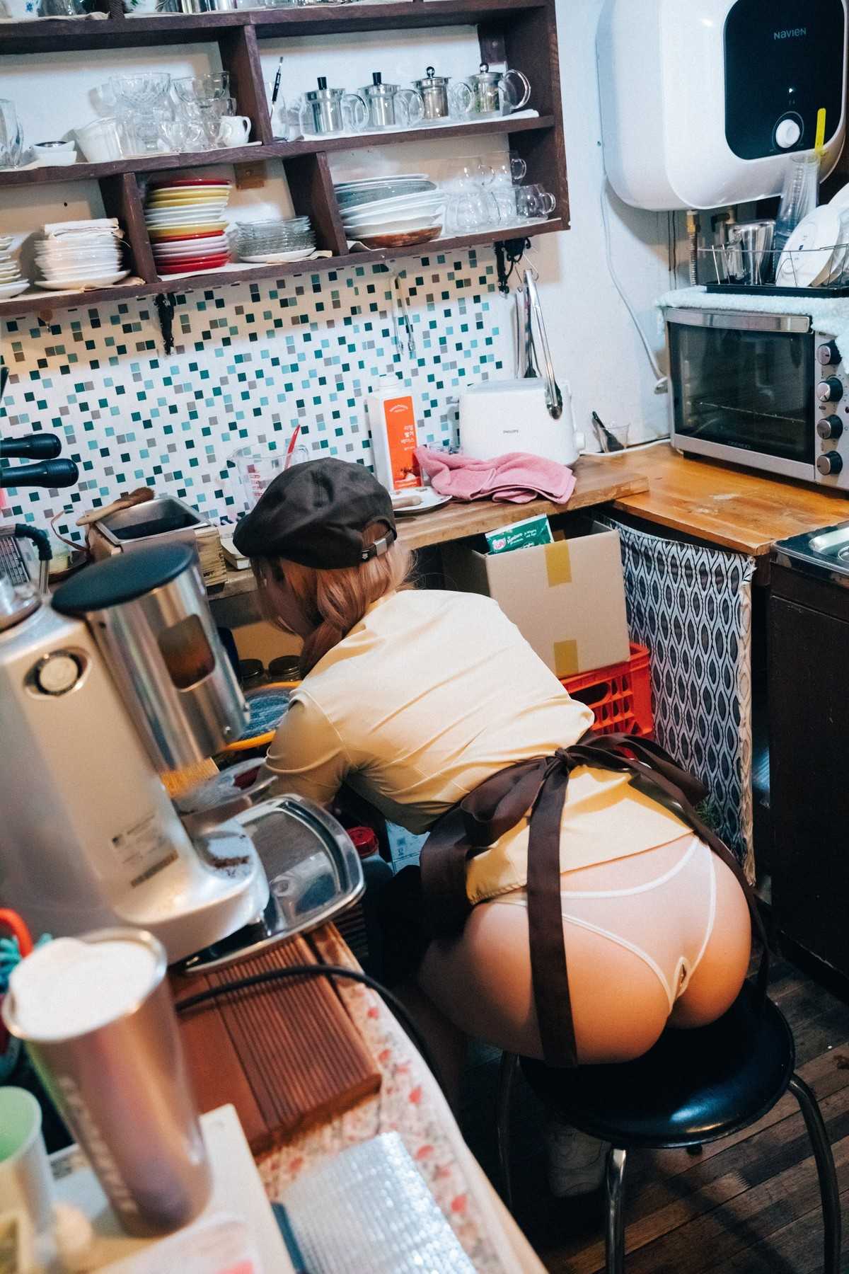595