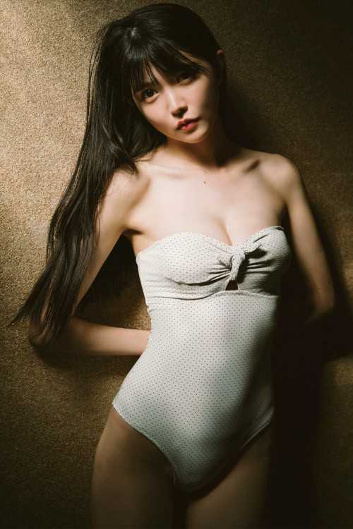 Azusa Onodera 小野寺梓, BUBKAデジタル写真集 「Color of Life」 Set.01