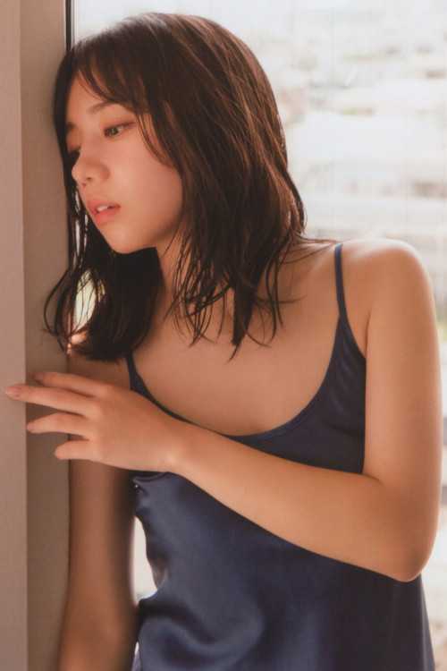 Kyoko Saito 齊藤京子, WHITE Graph 009 Set.02