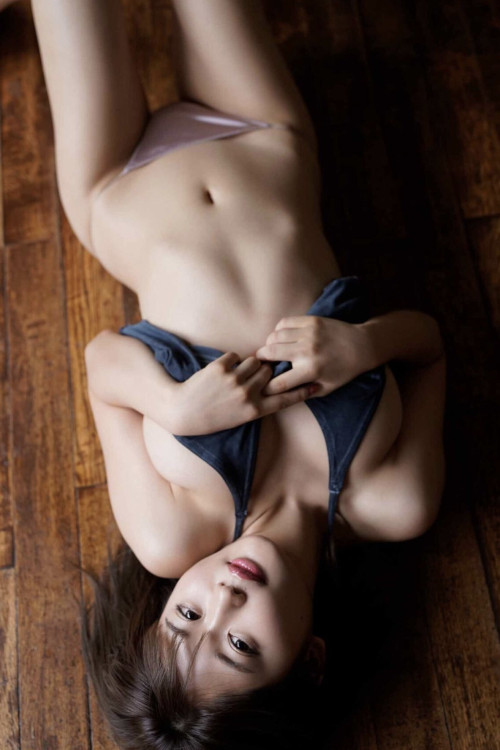 Momo Fujita 藤田もも, 週プレ Photo Book 「バズるハミ乳」 Set.02