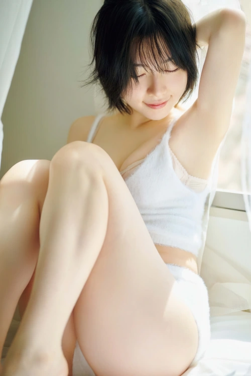 Karin Isobe 礒部花凜, Big Comic Spirits 2025 No.52 (ビッグコミックスピリッツ 2025年52号)